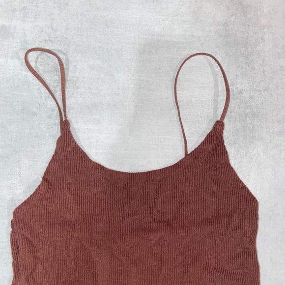 AE SOFT & SEXY bungee strap tank top - Picture 4 of 15